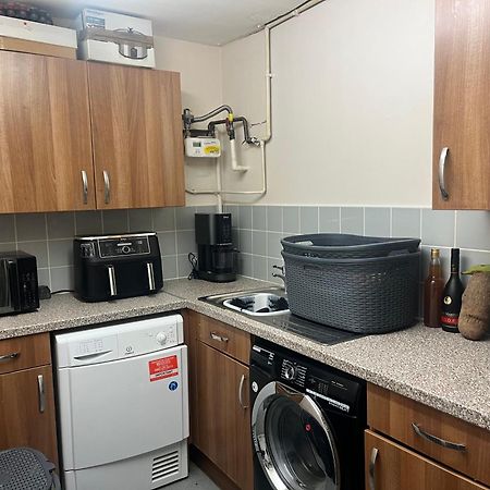 Queenomega'S Home Stay ロンドン エクステリア 写真
