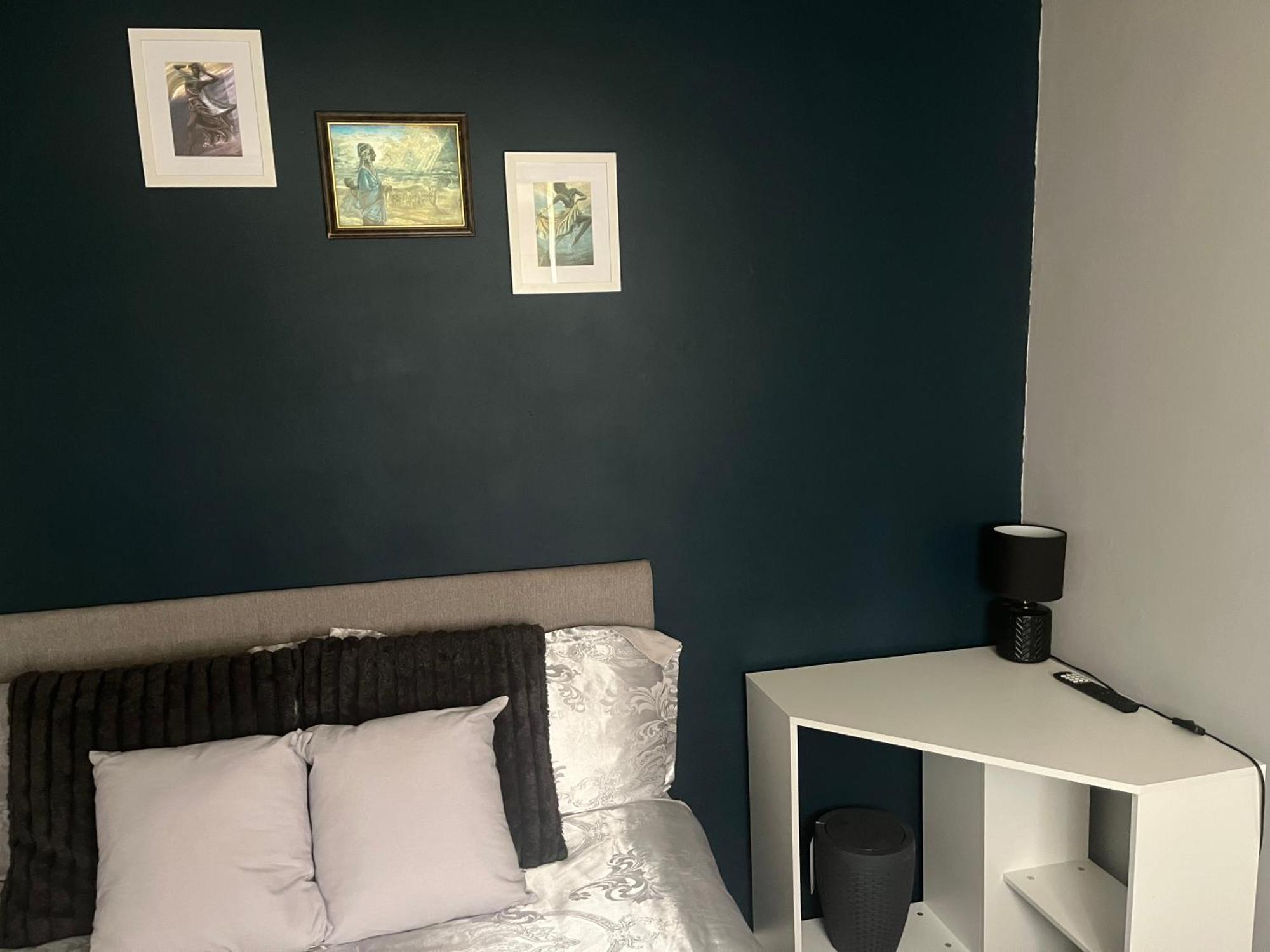 Queenomega'S Home Stay ロンドン エクステリア 写真