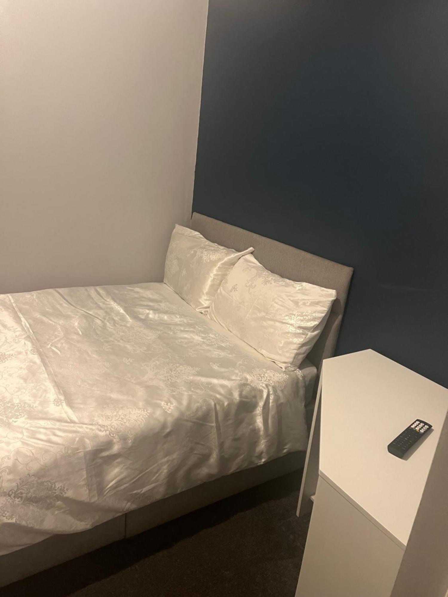 Queenomega'S Home Stay ロンドン エクステリア 写真
