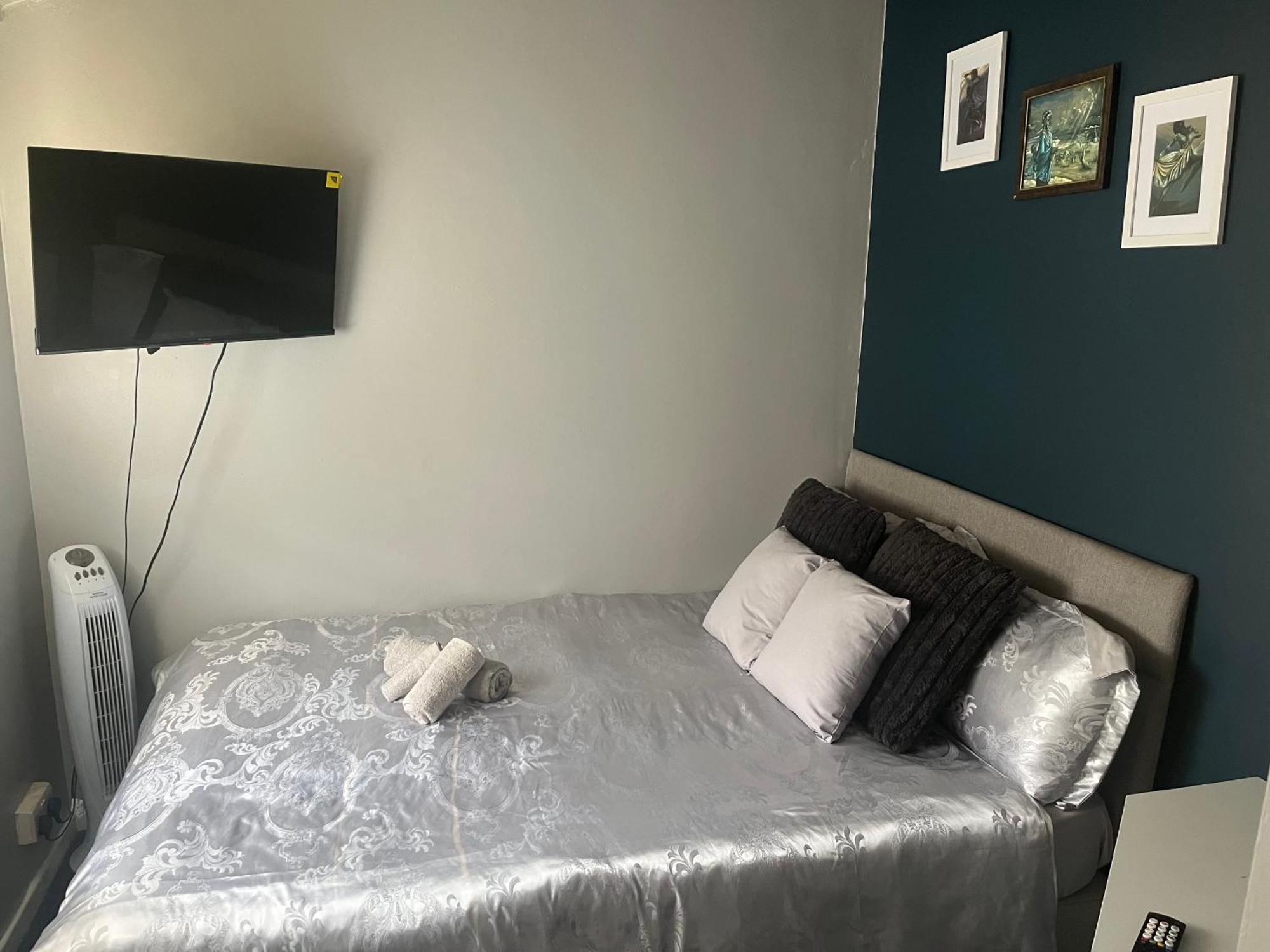 Queenomega'S Home Stay ロンドン エクステリア 写真